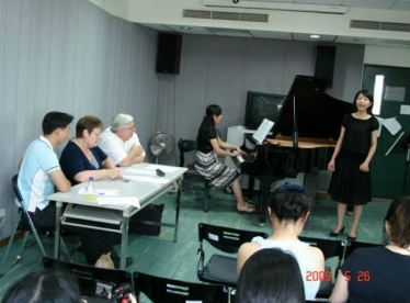 【安吉琳娜彭德貝伊爾老師】法文藝術歌曲01.JPG