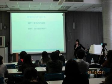 1001207【徐嘉琪老師】專題講座02.JPG