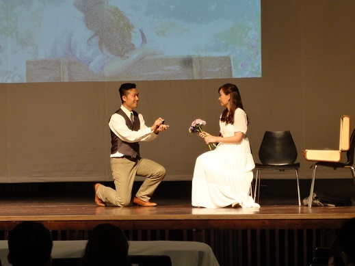 香港DictionLab歌者郭岍、張嘉麟搭配戲劇及多媒體影像演出（DictionLab張頌欣擔任鋼琴合作）